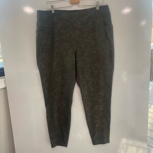 RBX Womens Brushed Back Cold Gear Leggings Seaweed Green Embossed Camo Size 2X